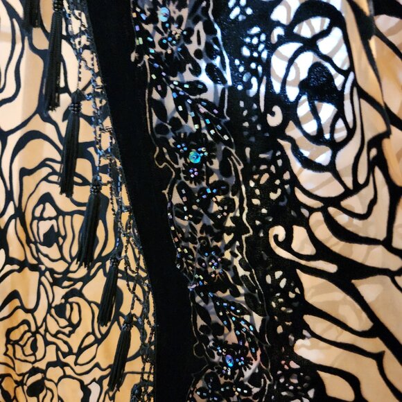 Black & Nude Color Evening Wrap - Picture 8 of 9